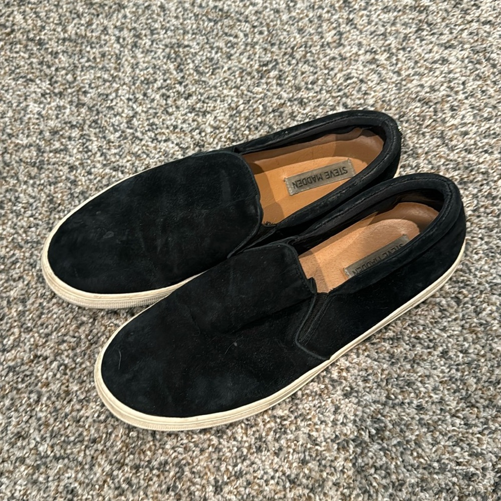 Steve Madden slip ons size 10